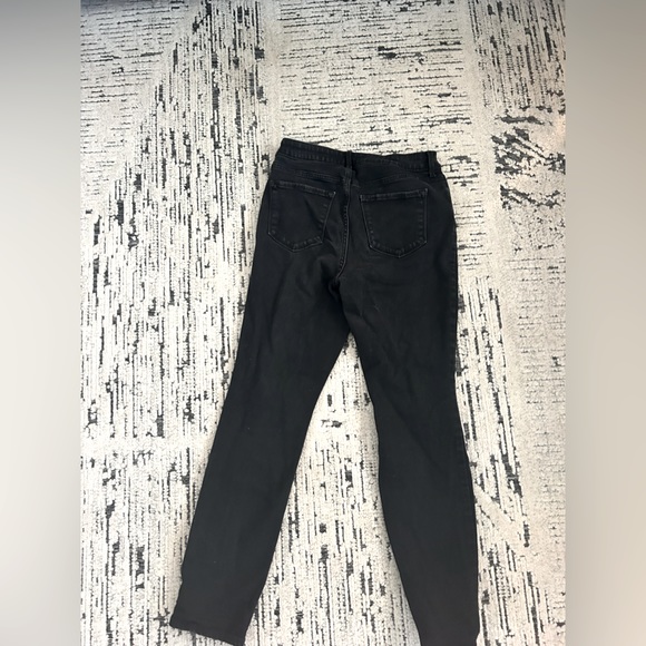 Old Navy High-Rise Straight Jeans - Picture 2 of 3